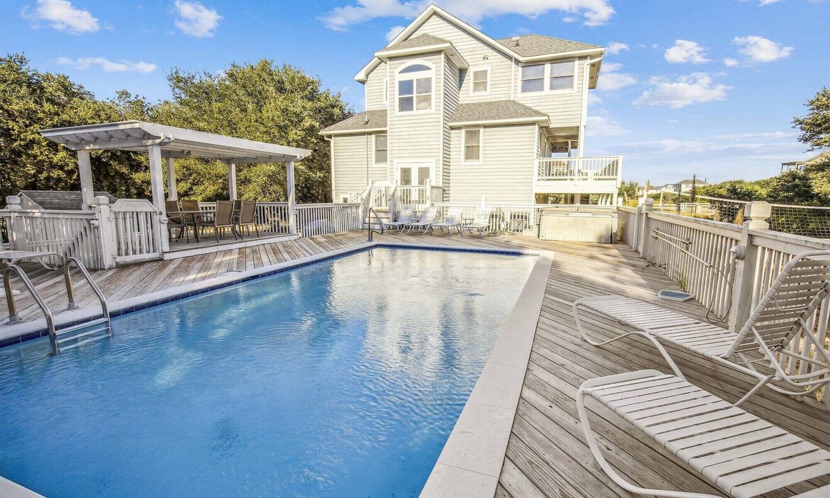Whalehead Beach House | 1488 - Sandy Pause - Sleeps 15 | Pool, Hot Tub & Walk to Beach