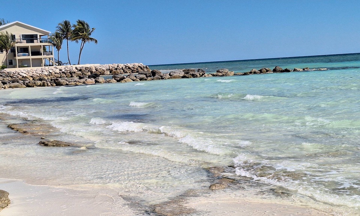 Bahamas Terrace Condo | 2-bdrm condo in Freeport, steps from the pool and beach with beach chairs &WiFi.