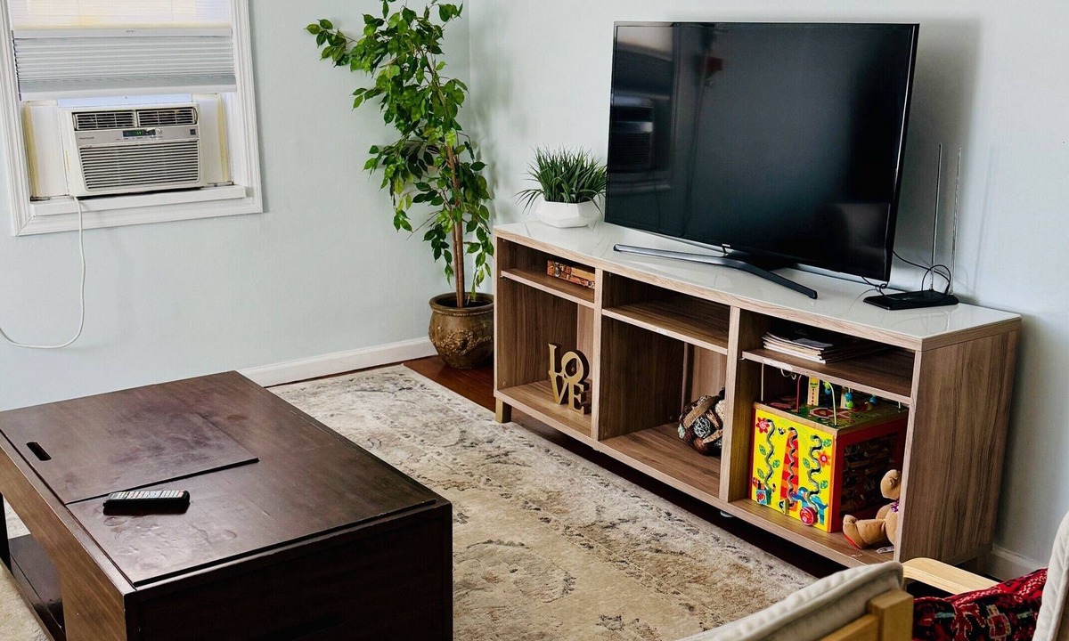 Lodi Apartment | 2-bedroom unit private and cozy. Conveniently located near Met Life, NYC, HUMC