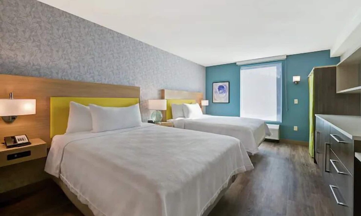 West Palm Beach Hotel | 2 Pet-Friendly Queen Studios w/BBQ, 2.3mi to The Square CityPlace
