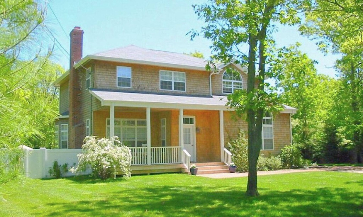 Lion Head Beach House | 2026 Summer Rental Available in East Hampton. Private Bay Beach Community!