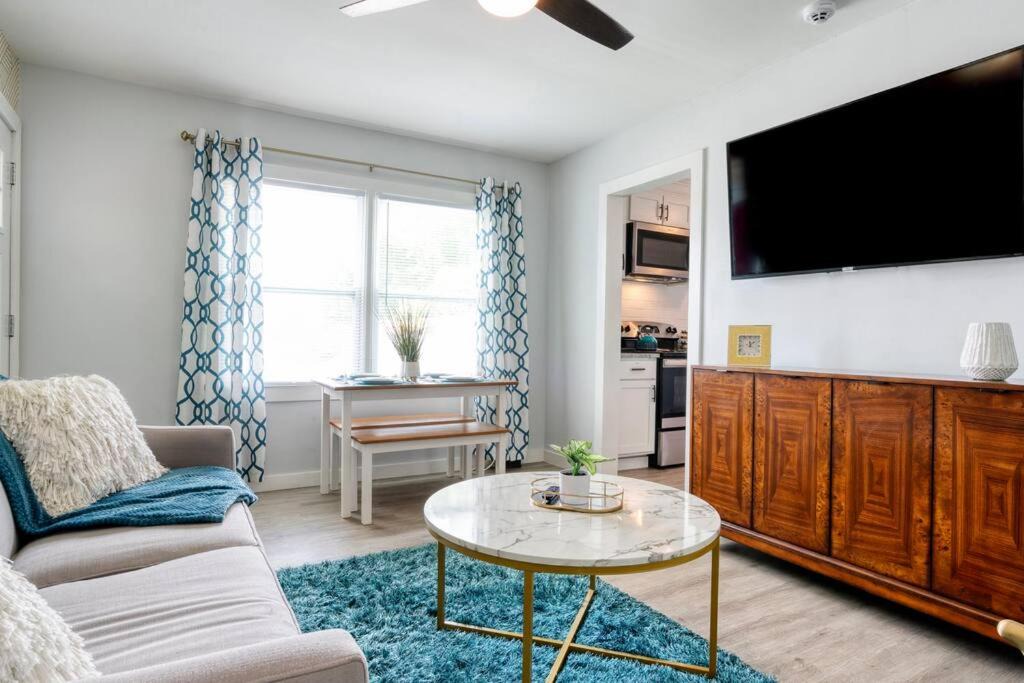 Charlotte Apartment | 2BR 1BA Duplex House King Beds Great for Small Groups Close to All Uptown Charlotte attractions
