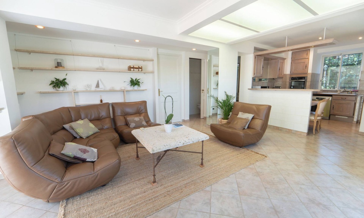 Saint-Jean-Cap-Ferrat Villa | 2BR Cozy Villa Saint-Jean-Cap-Ferrat