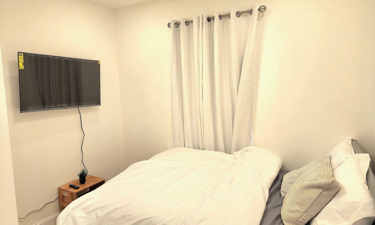 Jamaica Hills House | 35 min-Times sqr■3-bed 2 full bath in Jamaica■Near 168st subway stn Ftrain GCP
