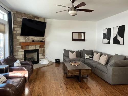 Bear Hollow Village House | 4 Bedroom 3 Bathroom and Hot Tub Minutes from Slopes