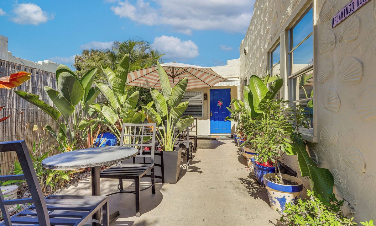 Southwest Cottage | 4 Mi to Palm Beach: Cozy Cottage w/Patio