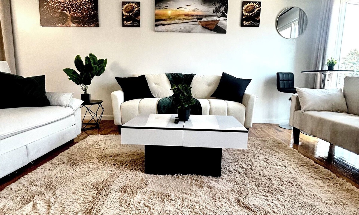 Ironbound District Apartment | 5 MINS TO NEWARK EWR INT AIRPORT. NYC. MANHATTAN. TIMES SQUARE. PARKING. LAUNDRY