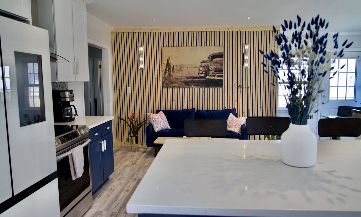 Fairfield House | 5 minute walk to beach, walk to town & train