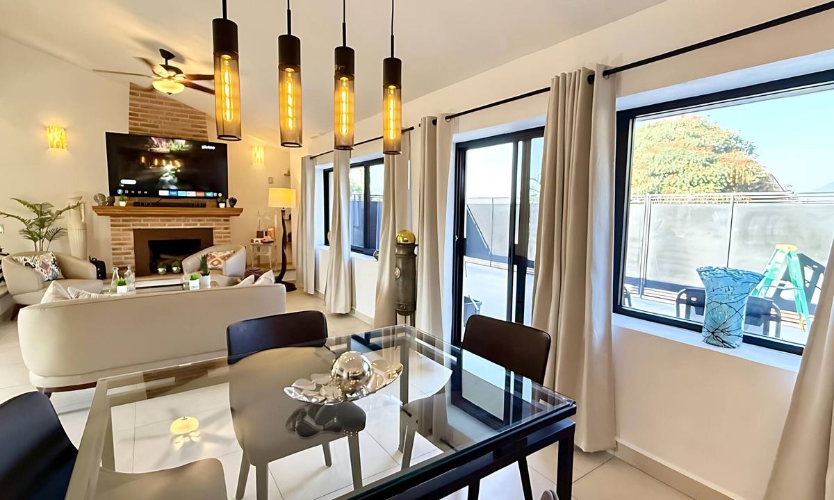 San Antonio Tlayacapan House | Ajijic Modern 2 Bedroom-ac-bikes-gym-pickleball Court-golf Cart-scooters