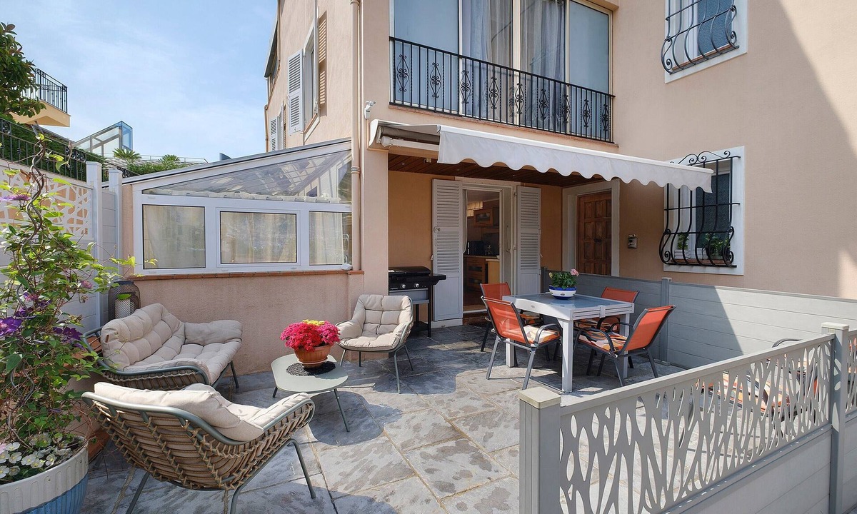 Saint-Jean-Cap-Ferrat Apartment | Apartment "La Palamida" with Sea View and Air Conditioning