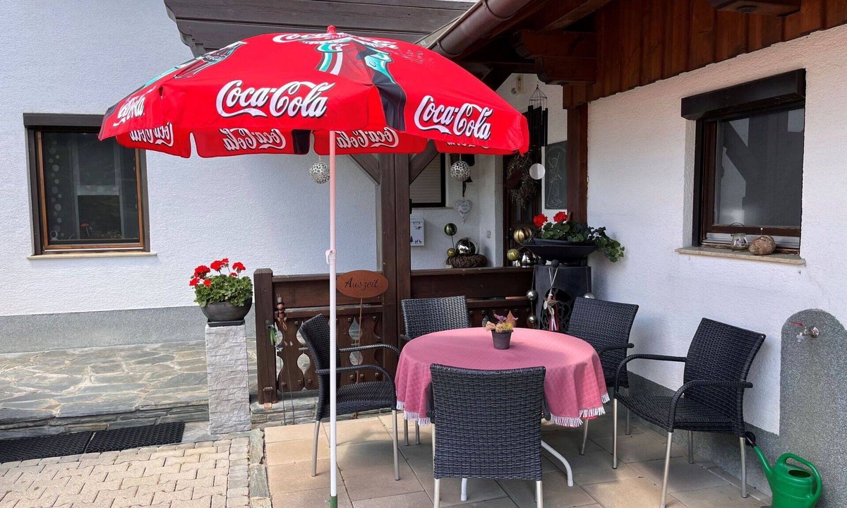 Agsdorf Apartment | Beautiful apartment for 4 people with WIFI, TV, patio and pets allowed