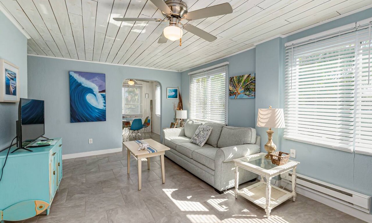 Melbourne Beach Apartment | Beautiful downtown Melbourne Beach renovated apartment one block from the beach!