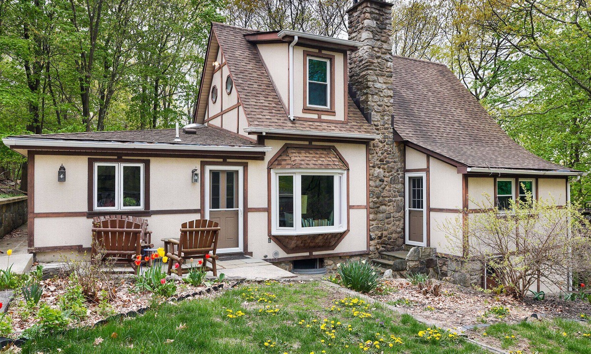 Putnam Valley House | Beautiful Hudson Valley Home surrounded by nature!