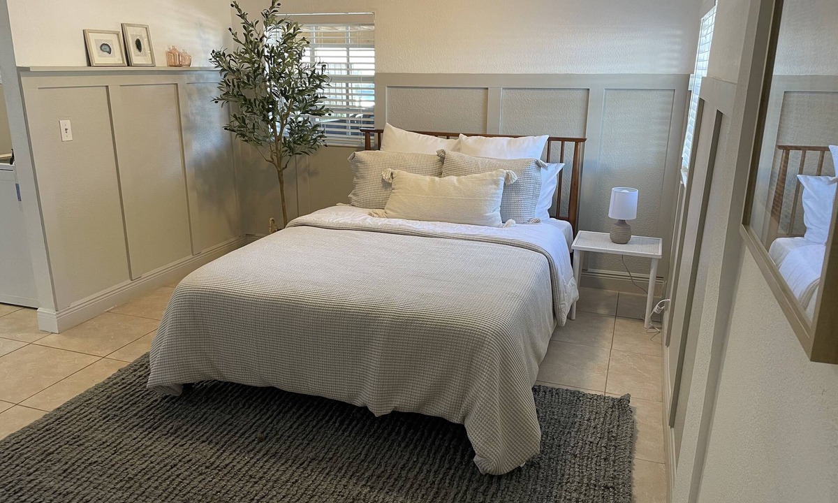 Southwest Cottage | Beautiful Private Costal Cottage -10 minutes from prestigious beaches & downtown