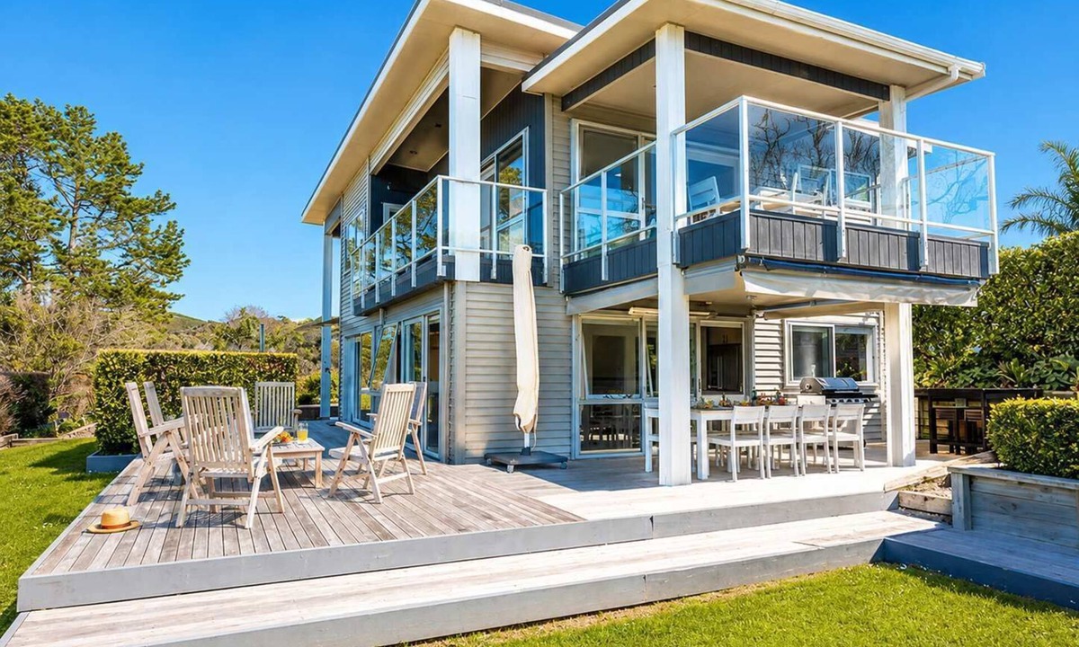 Oneroa House | Bella Seven - Walk to Oneroa Village