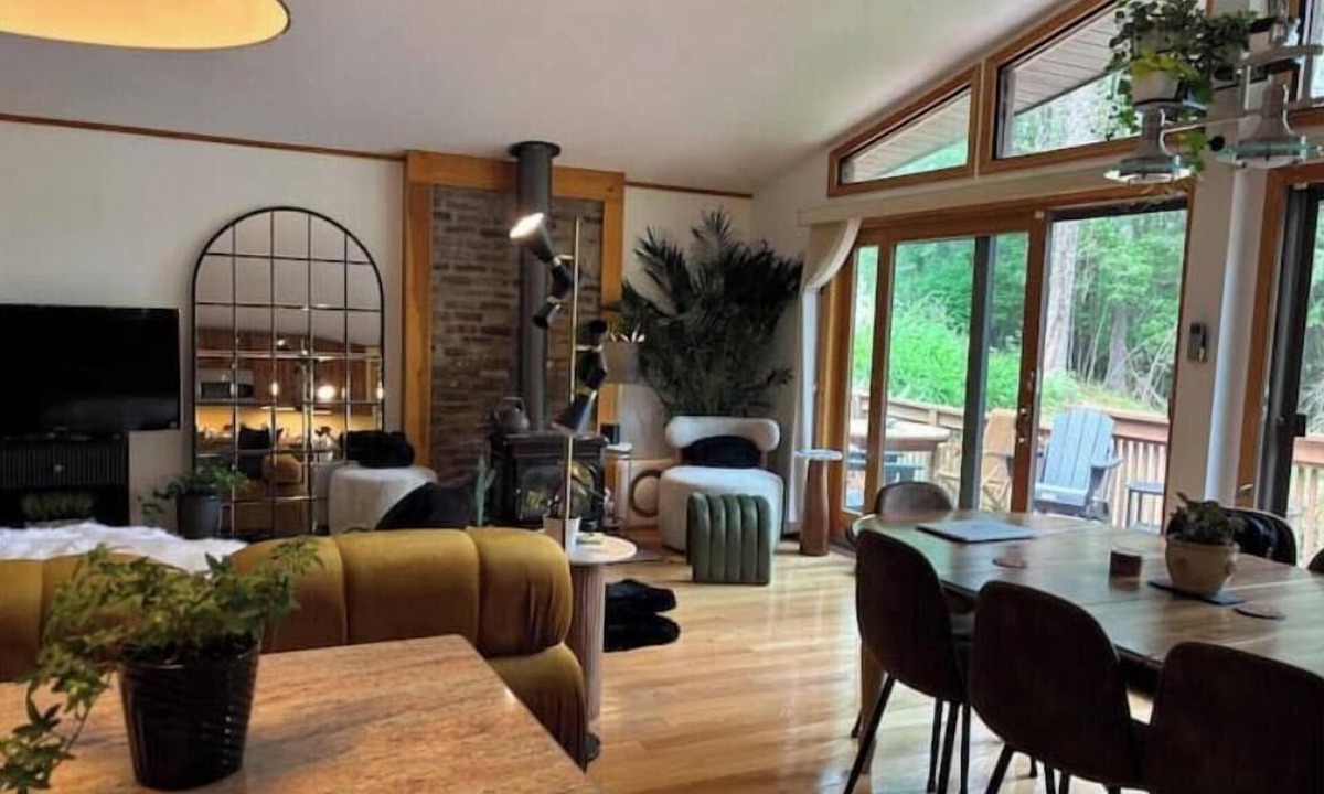 Egremont House | Best Berkshire “Readaway” Stay! New reno, stunning private acreage, cultural gem