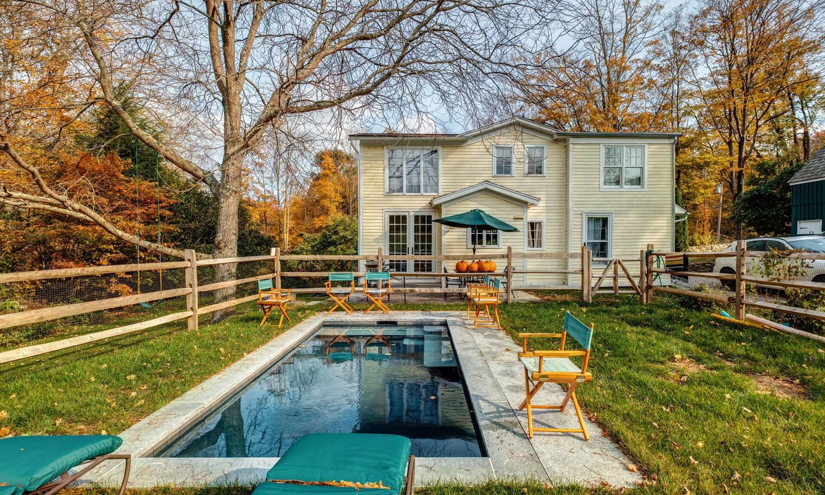 Roxbury House | BEST Town Roxbury, Restaurants! PoshPadsCT 1.5 Hrs NYC,Heated Pool,Bikes,GasBBQ