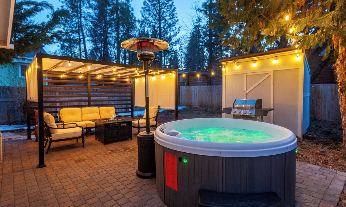Sugarloaf Cabin | Big Bear Summer Escape | Hot Tub & Mountain Views