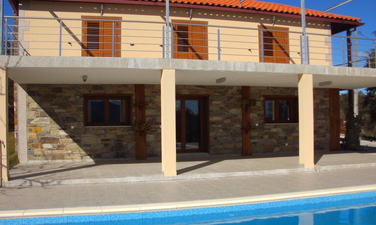 Macedo de Cavaleiros House | Casa das Argolas - Complete House Nature is the fuel for the Soul.