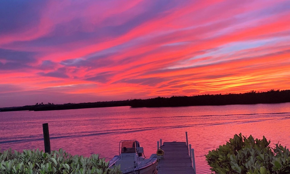 Bethune Beach Condo | Cedar Island 2-bedroom 2 Bath condo on Indian River, Docks, wildlife, fishing!