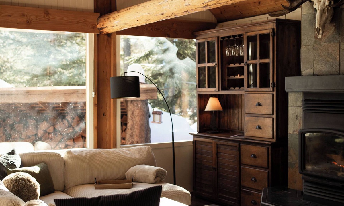 Apex Mountain Cabin | Chalet Schuss - A Classic Canadian Cabin at Apex Mountain