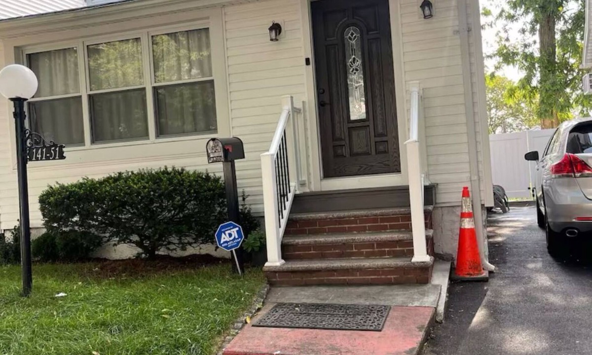 Rochdale House | Charming 1-bedroom in a private house in Queens with AC, WiFi. Enjoy your stay