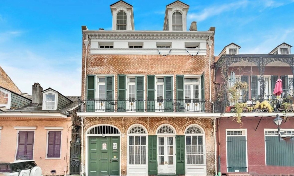 French Quarter Condo | Charming 1-bedroom condo in awesome New Orleans with steps to Bourbon St.