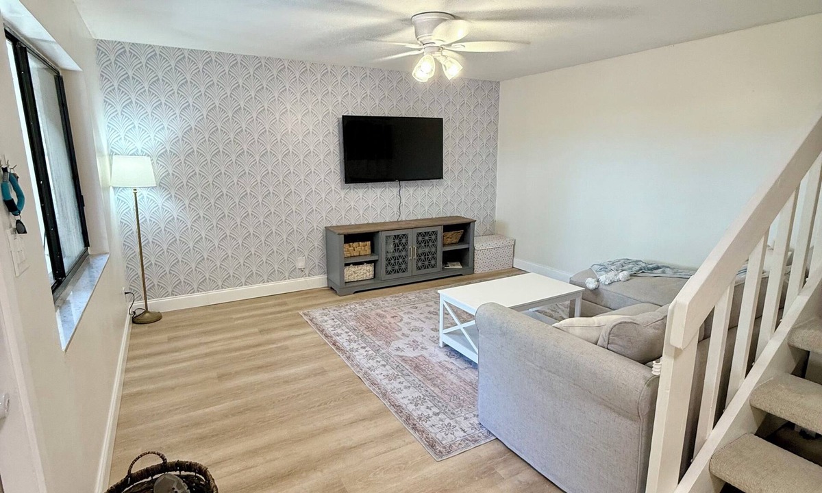 Cape Caneveral Beach Gardens House | Charming 2-bedroom townhome with AC, WiFi in awesome Cape Canaveral