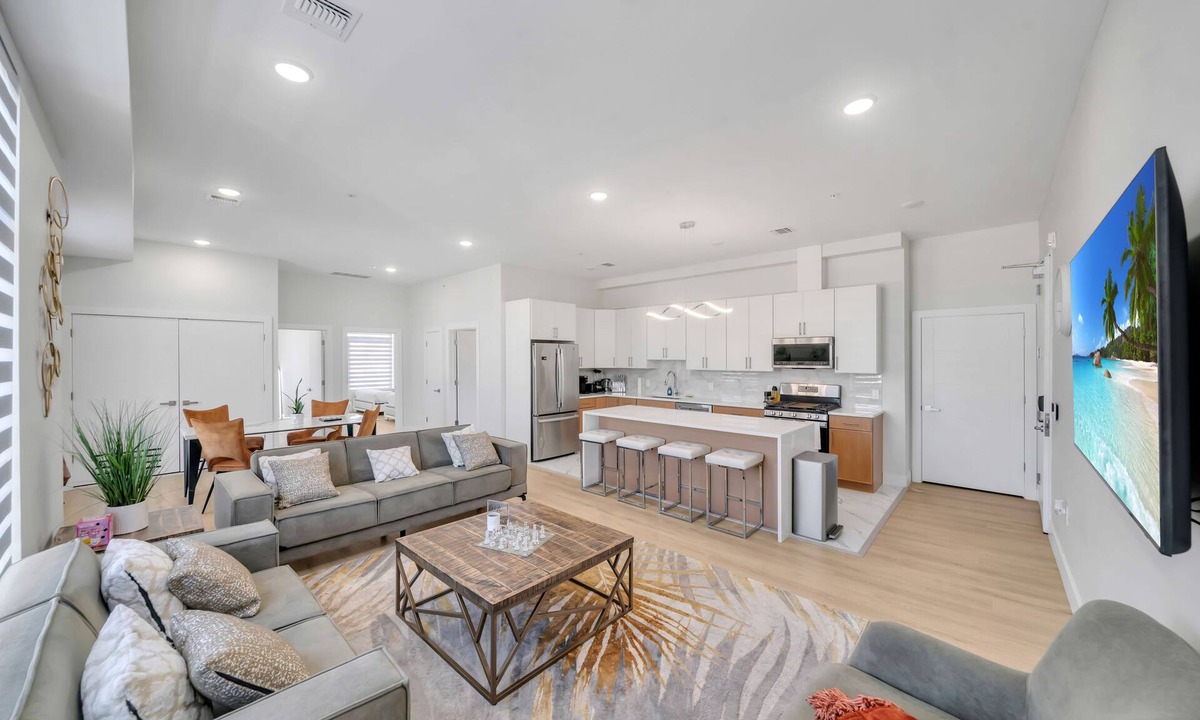 Paterson Apartment | Charming 2-bedroom apartment with AC, fitness room in vibrant Paterson