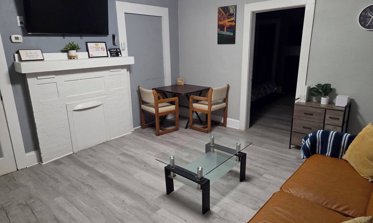 Charlotte Cottage | Charming 2-bedroom cottage in Charlotte. Pet friendly and high speed WiFi