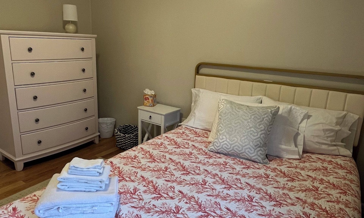 Waterford House | Charming 2-bedroom house with WiFi, AC in lovely Waterford