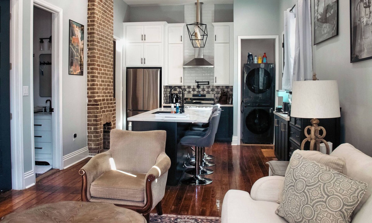 Seventh Ward Cottage | Charming 2-BR, 2-bath cottage w/AC, Heat, WiFi and 5 min from French Quarter.