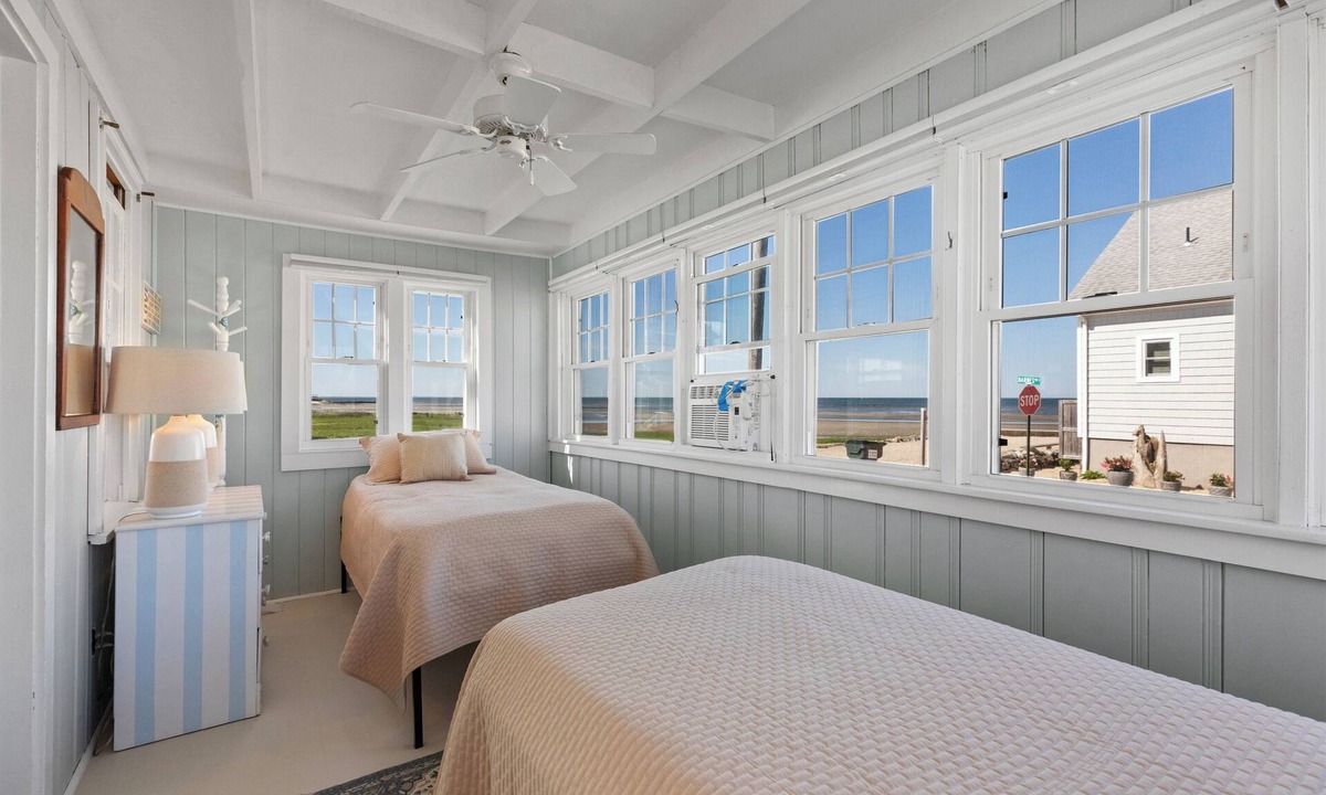 Old Saybrook Cottage | Charming 3-bedroom cottage in Old Saybrook with WiFi and AC