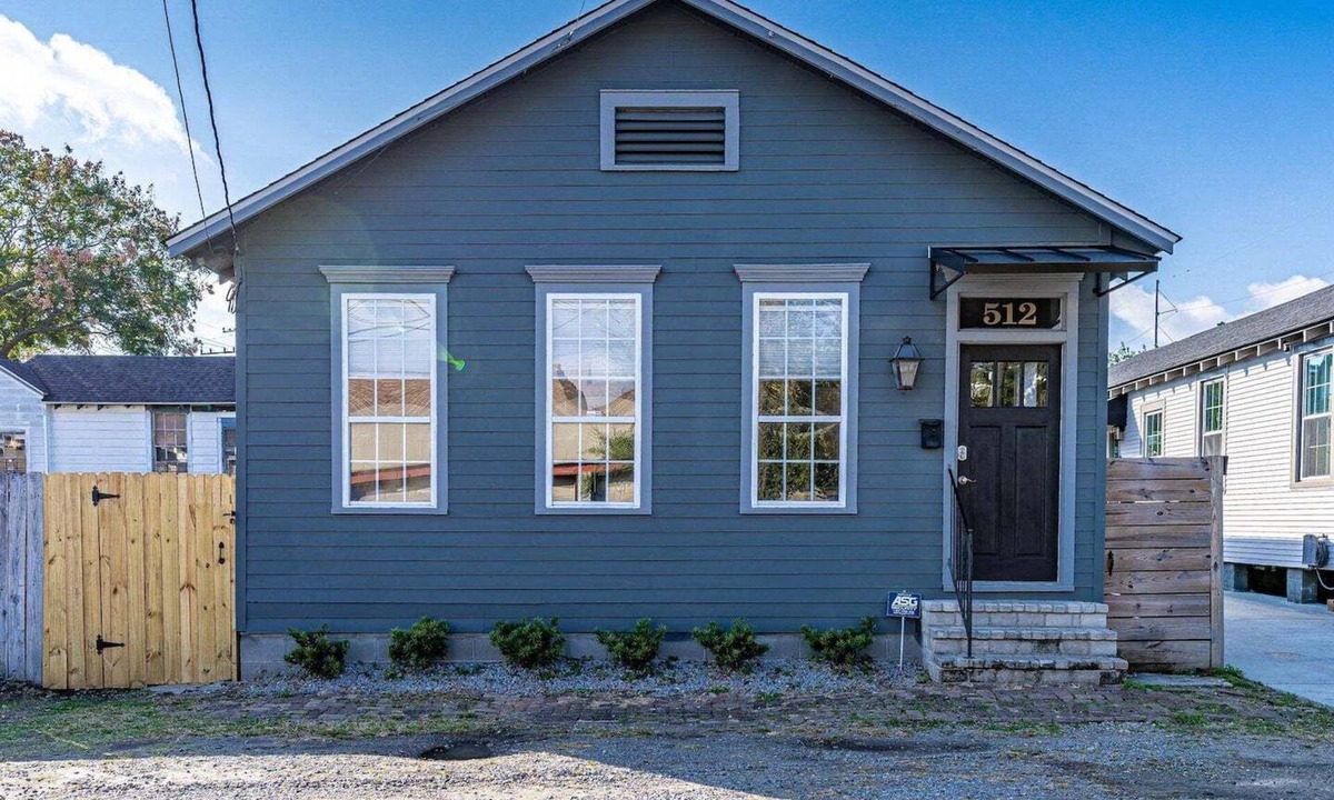 West Riverside House | Charming 3BR Uptown home with fenced yard. Walk to Magazine St, near streetcar & FQ.