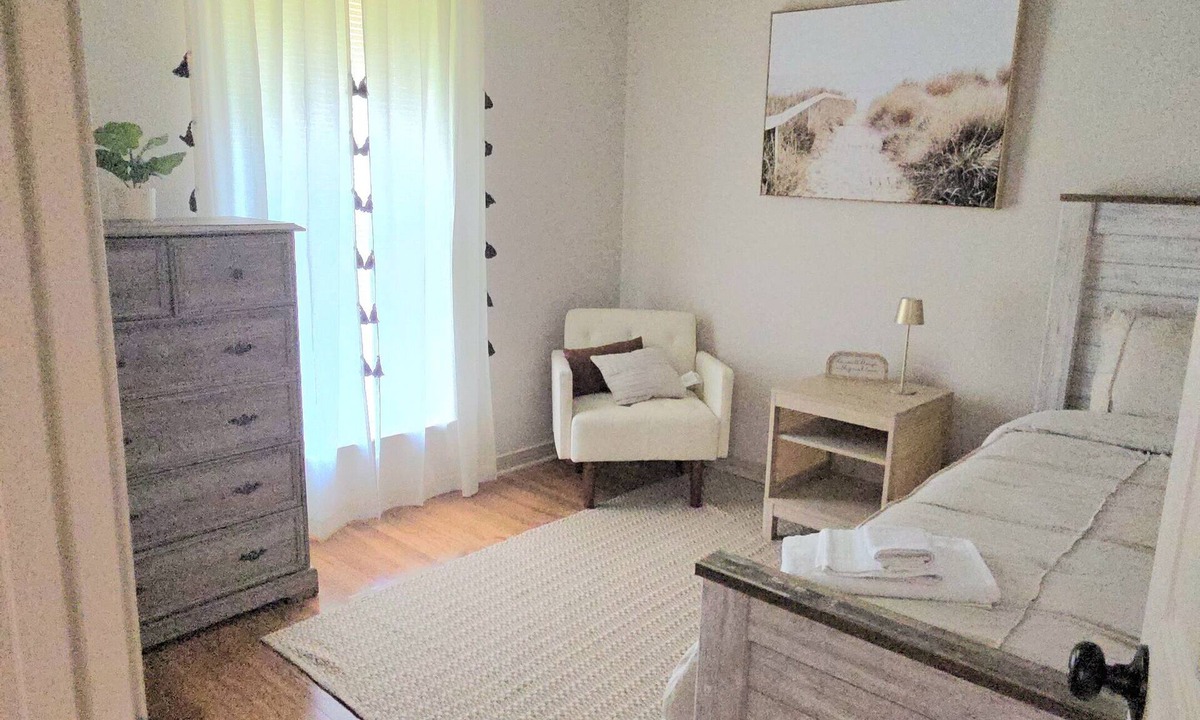Crown Point House | Charming 4-bedroom house with AC and private fenced backyard in Marrero, LA