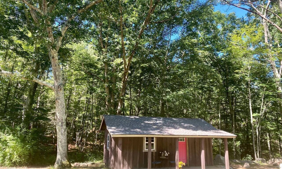 Voluntown Cabin | Charming Cabin Retreat with Porch & Firepit Nights in Voluntown, Connecticut