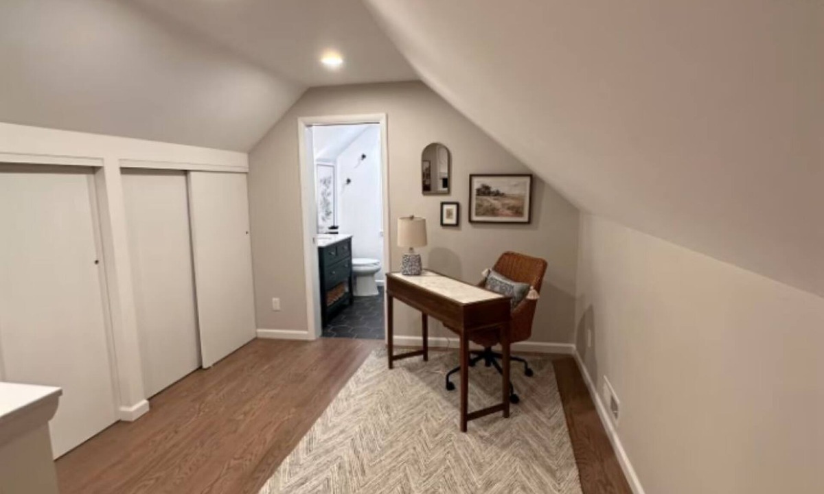 Fishkill House | Chez Moi- 3BR-2BA - Sleeps 7 - Sunlighten sauna -Central to bethel near beacon