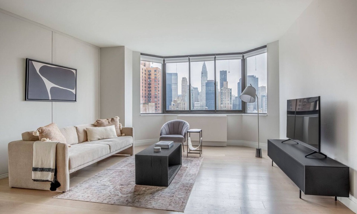 Kips Bay Apartment | Clean Kips Bay 2BR w/Gym & Doorman, nr Comedy & Theater, by Blueground