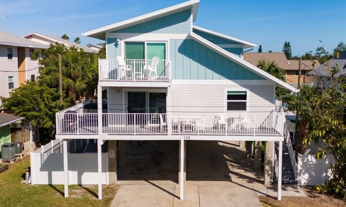 Indian Rocks Beach House | Coastal Boho: Upgraded home w/hot tubs & mini golf - steps to Indian Rocks Beach