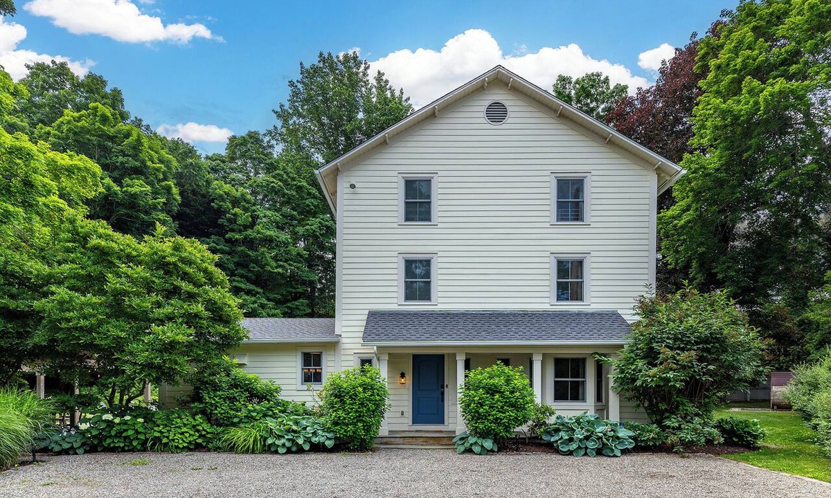 Pine Plains House | Comfy historic 4 bed/4.5 bath home with stunning kitchen & sauna in pastoral NY