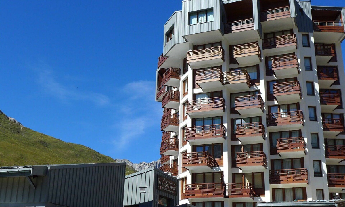 Val Claret Apartment | Cosy apartment for 6 people with WIFI, TV and terrace