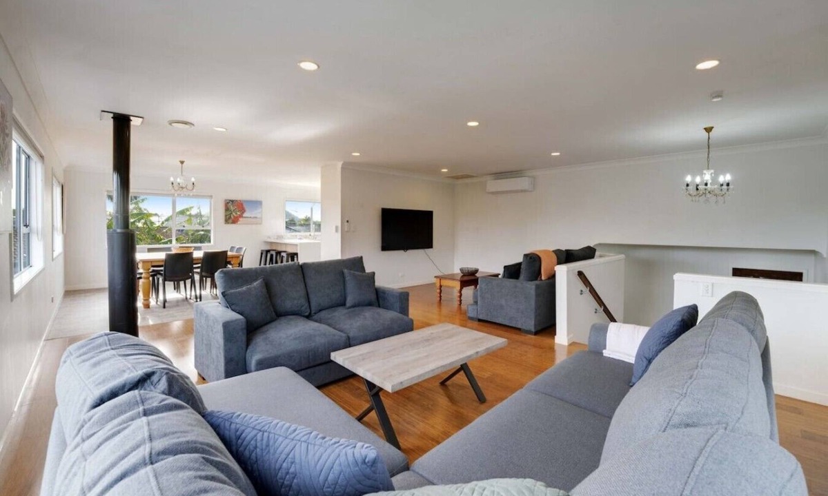 Greenlane - Ellerslie House | Cosy Mt Wellington 5BR Home with Air-Con & Parking