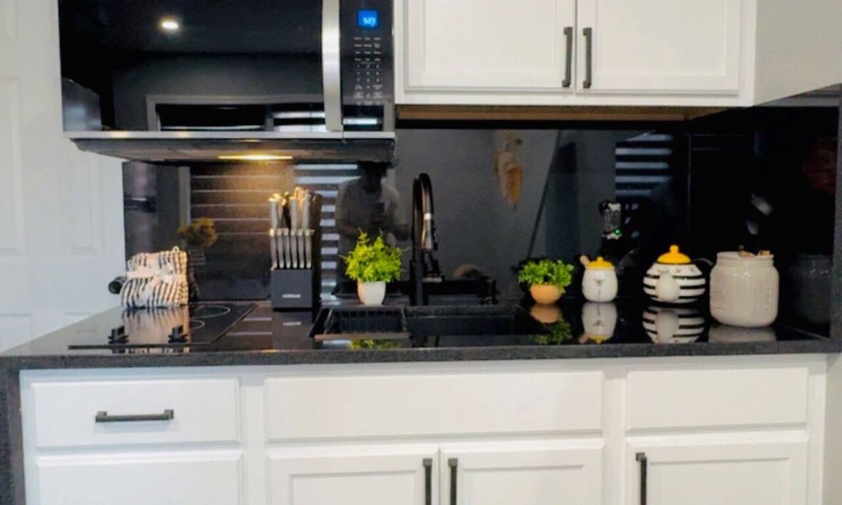 University Heights Apartment | Cozy 1-bedroom apartment in brilliant Bronx with AC