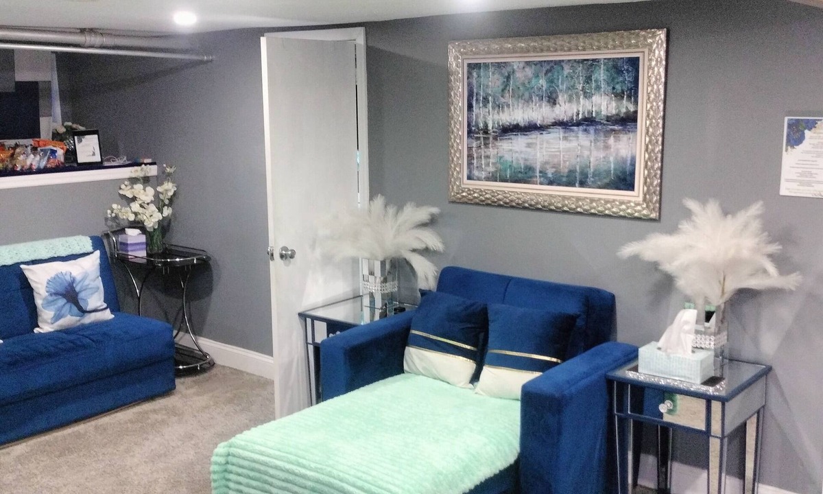 Hempstead House | Cozy 2-bedroom studio pleasant Hempstead with AC and fitness room
