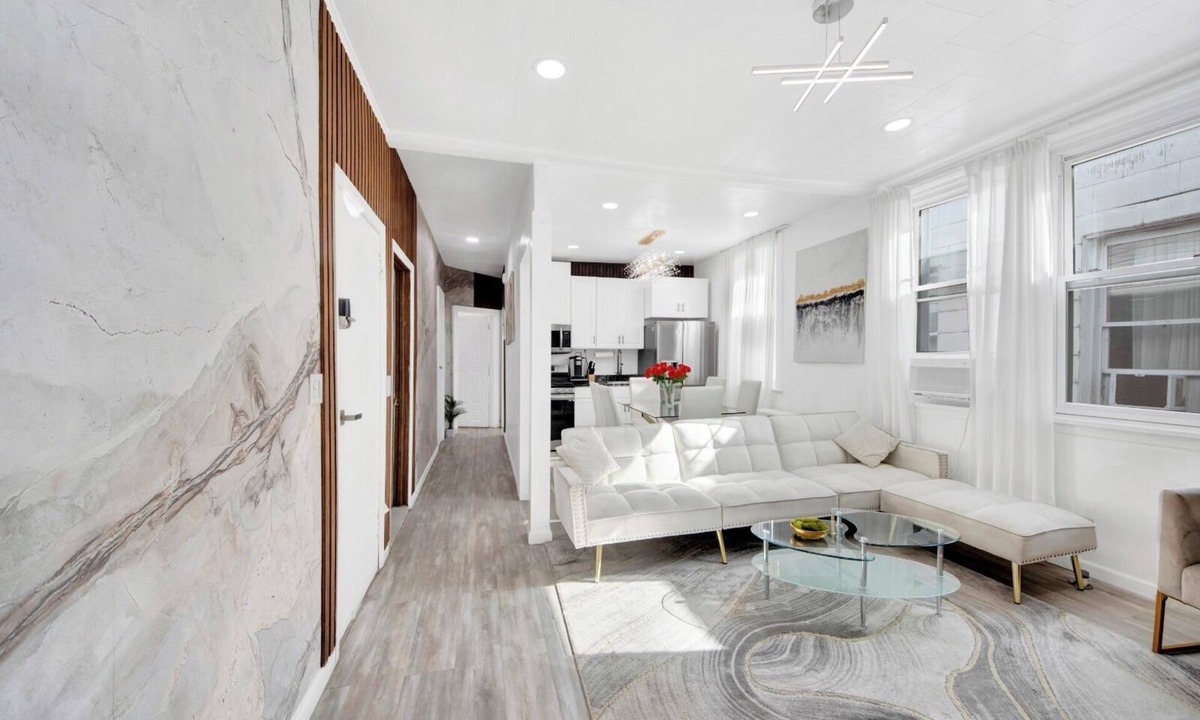 Southeast Yonkers House | Cozy 4BR Home Free Street Parking Quick NYC Access Perfect for Families