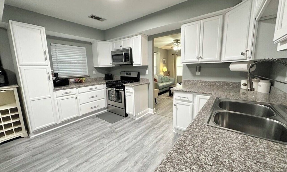Dillard House | Cozy Gentilly Gem located 3 miles from the French quarters!