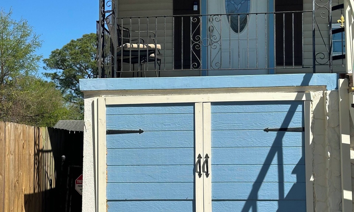 Gentilly Terrace Apartment | Cozy lower-level 1 bedroom studio in NOLA with Private Covered Outdoor Patio