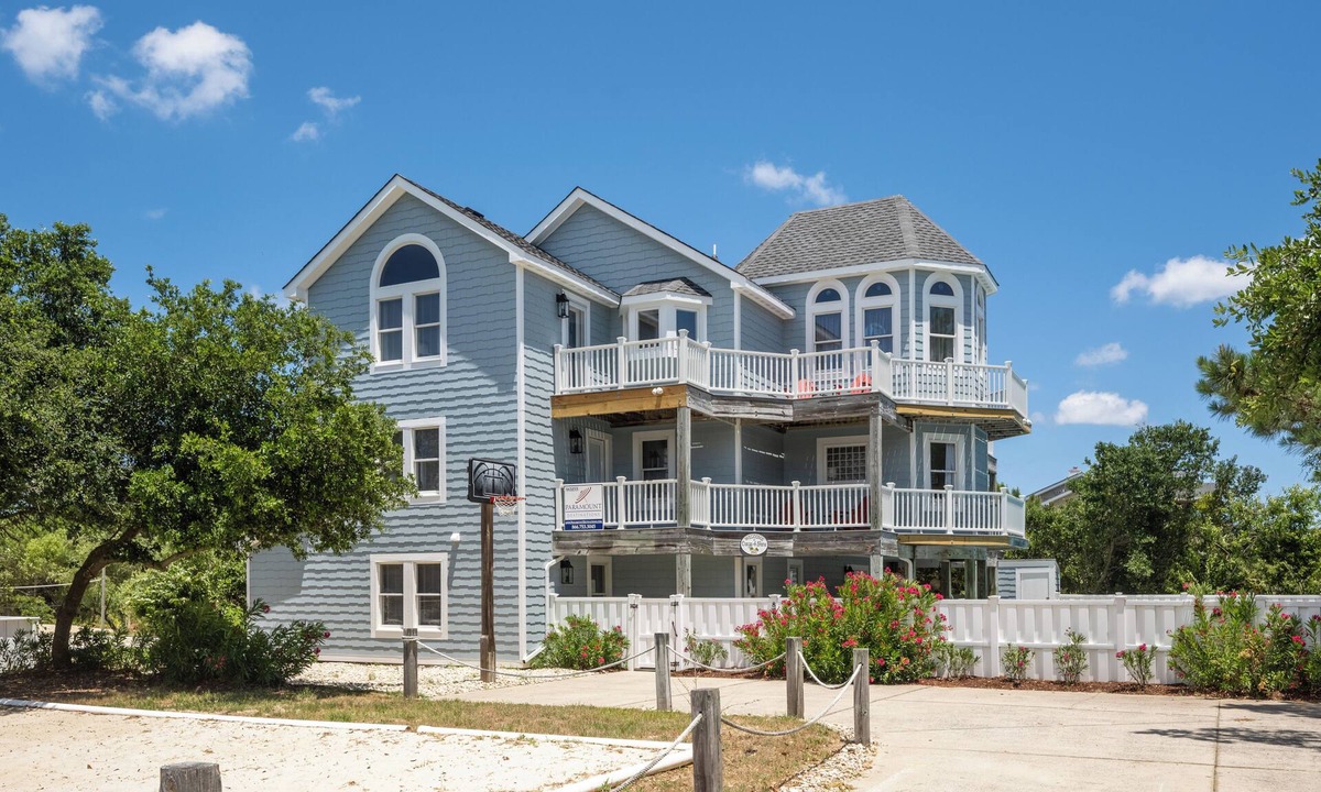 Whalehead Beach House | Crazy4Shore: Dog-friendly, Large Private Pool, Hot Tub, 1500 Ft to Beach Access