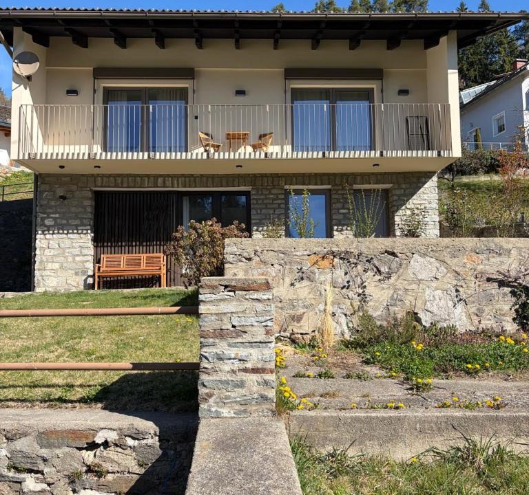 Radenthein Apartment | Der Bungalow am Sonnenplateu - See und Bergblick