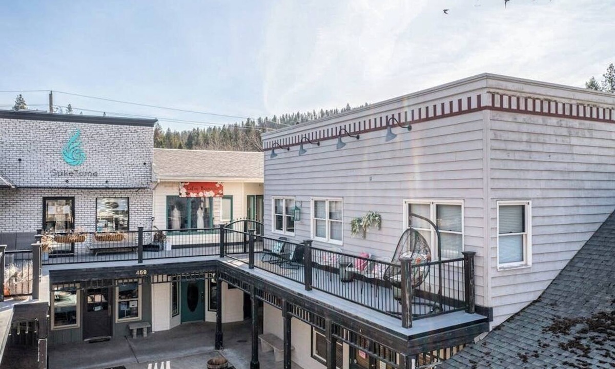 Bigfork Condo | Dog-friendly downtown condo - large balcony, fast WiFi, updated interior & W/D